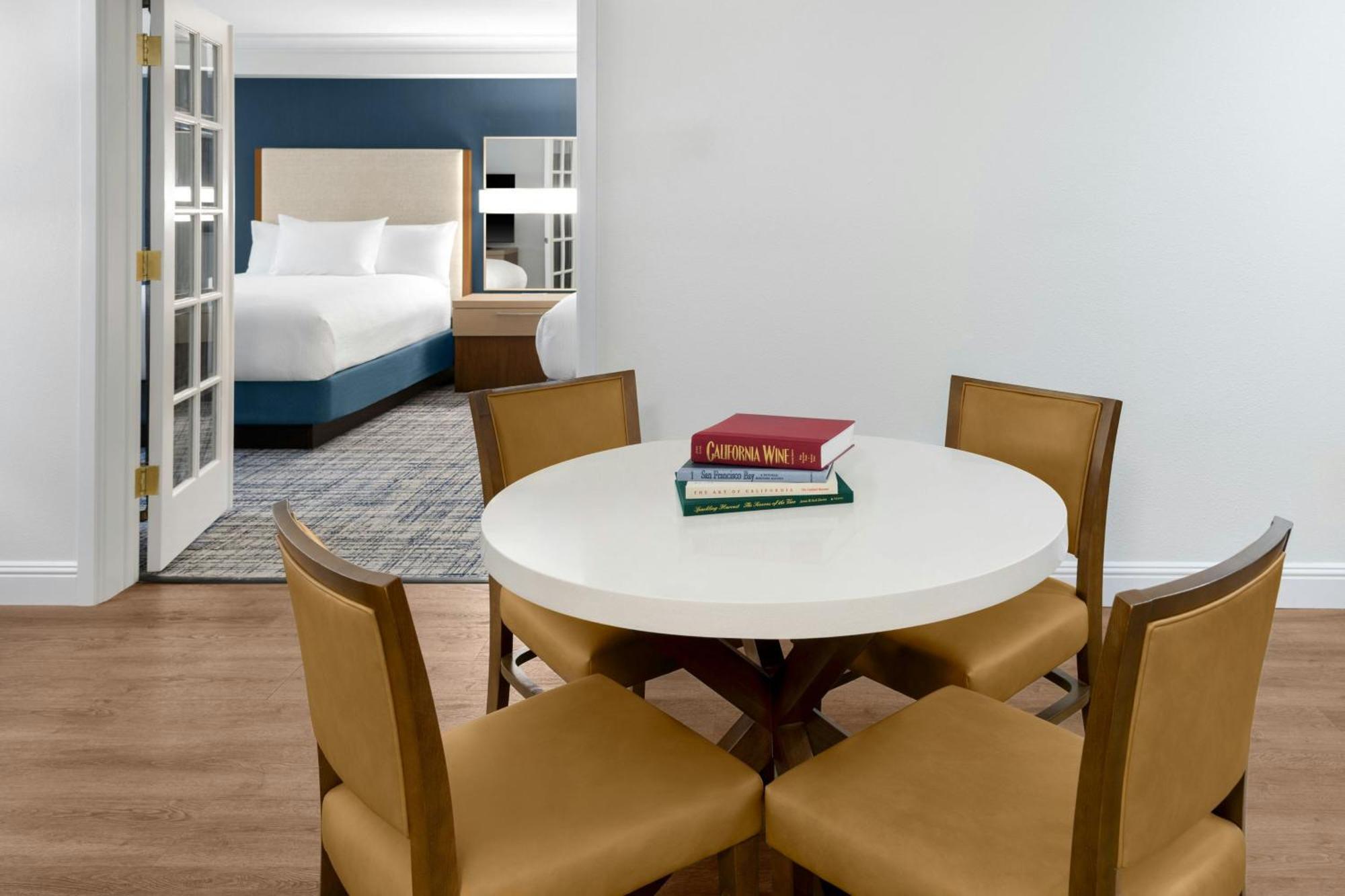 คอร์ตยาร์ด ปาโลอัลโต ลอสอัลโตส Hotel ภายนอก รูปภาพ